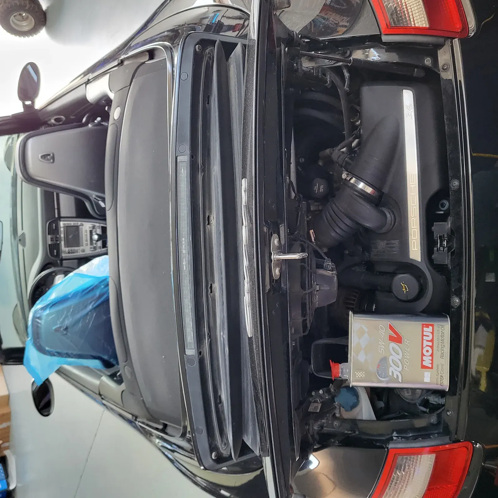 Porsche 911 Carrera en révision des 60 000 km chez Direct Motors à Draveil